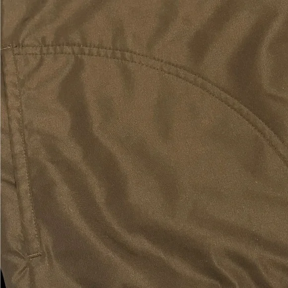 Cutter & Buck Black Golf Windbreaker Vest with Full-Length Zipper - Picture 9 of 9